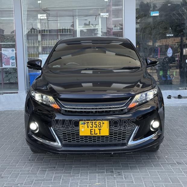 Toyota Harrier 2.0 2014 Black