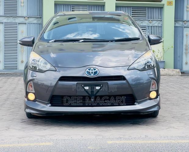 Toyota Aqua 2014 Gray