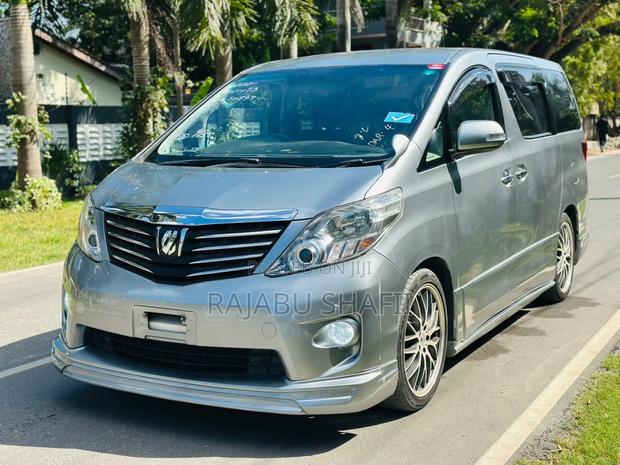 Toyota Alphard 2.4 Petrol FWD 2009 Silver