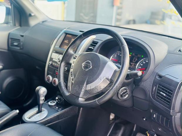 Nissan X-Trail 2.0 Petrol XE 2011 Black