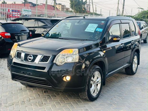 Nissan X-Trail 2.0 Petrol XE 2011 Black