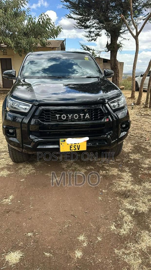 Toyota Hilux 2022 Black