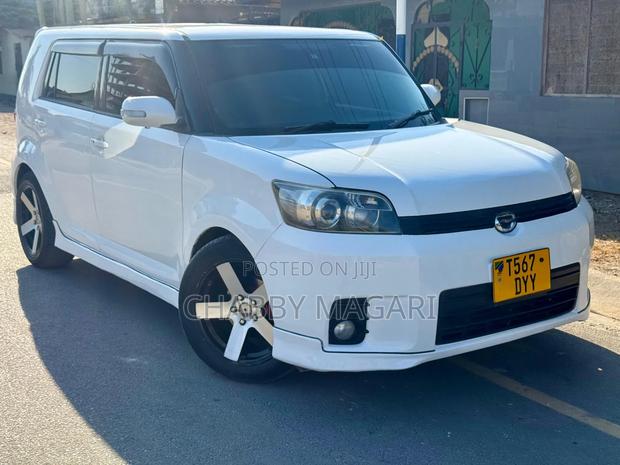Toyota Corolla Rumion Hatchback 1.5 FWD 2007 White