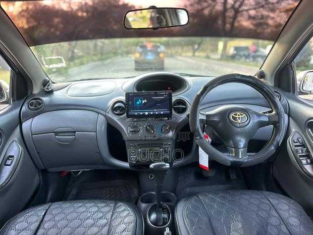 Toyota Vitz 2002 Gold
