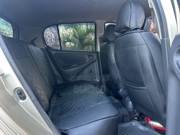 Toyota Vitz 2002 Gold