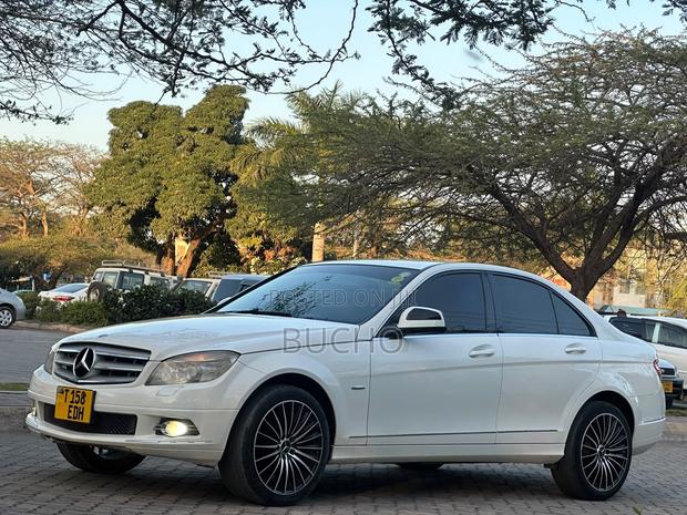 Mercedes-Benz C-Class 2009 White
