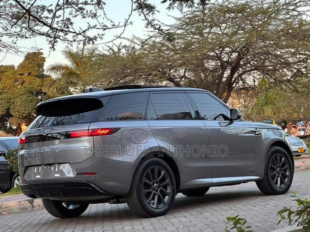 Land Rover Range Rover Sport 2025 Gray