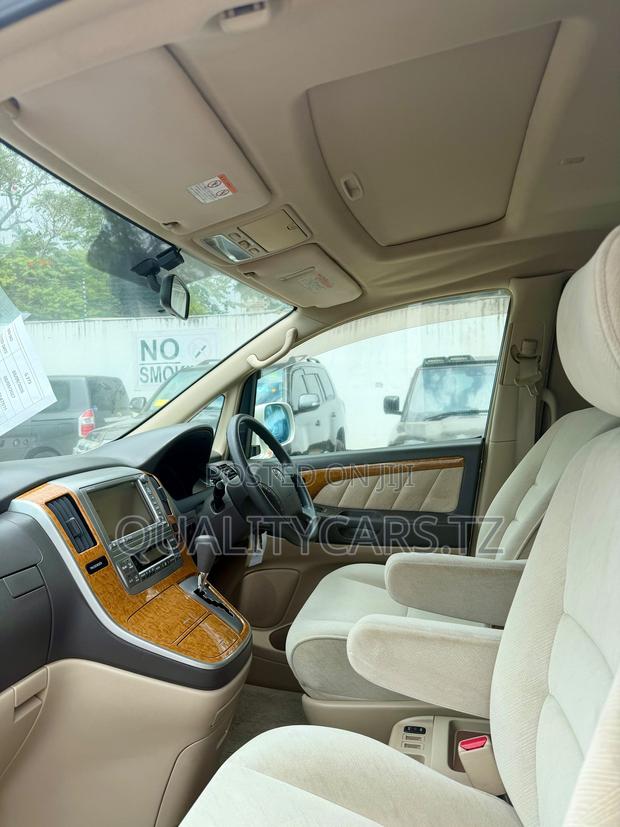 Toyota Alphard 2006 White