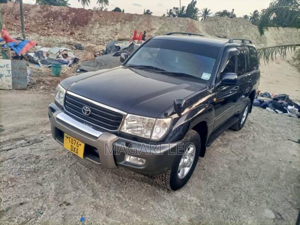 Toyota Land Cruiser HDJ 100 2001 Blue
