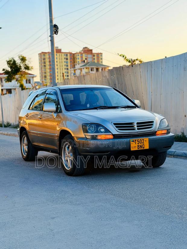 Toyota Harrier 2002 Silver