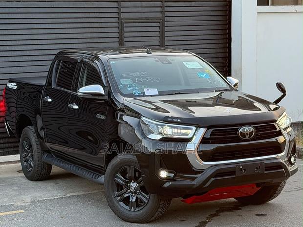 Toyota Hilux Revo Double Cab Deisel 2.8 AWD 2021 Black