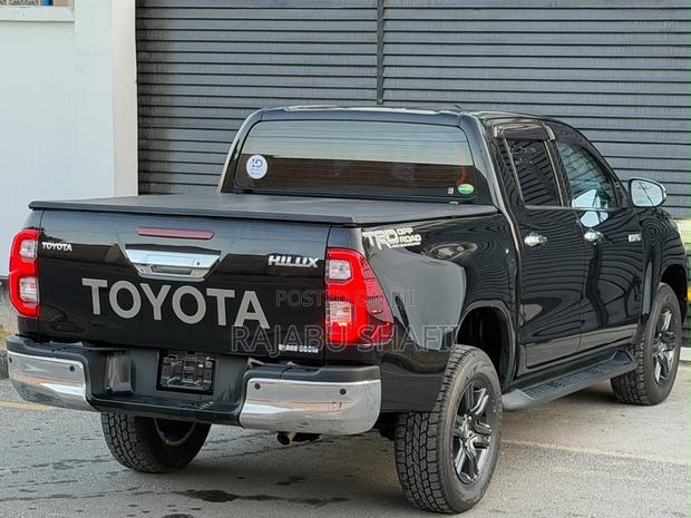 Toyota Hilux Revo Double Cab Deisel 2.8 AWD 2021 Black