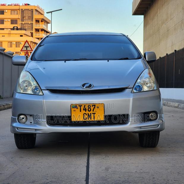 Toyota Wish 2005 Silver
