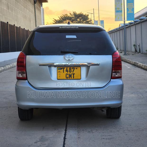 Toyota Wish 2005 Silver
