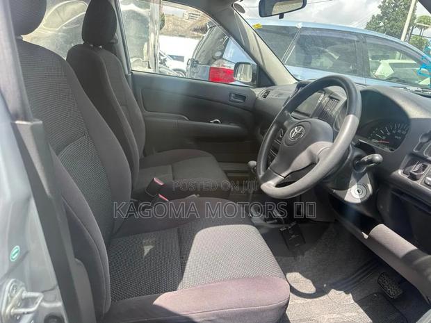 Toyota Succeed 2002 Silver