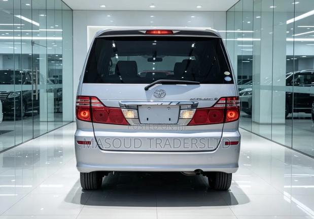 Toyota Alphard 2005