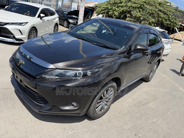 Toyota Harrier 2.0 2015 Brown