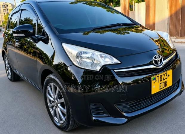 Toyota Ractis 2012 Black