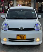 Toyota Sienta 2004 White for sale