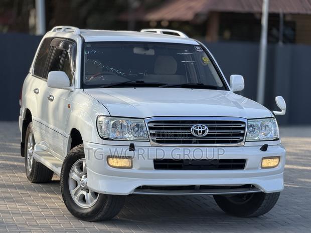 Toyota Land Cruiser 100 4.7 Executive 2007 White