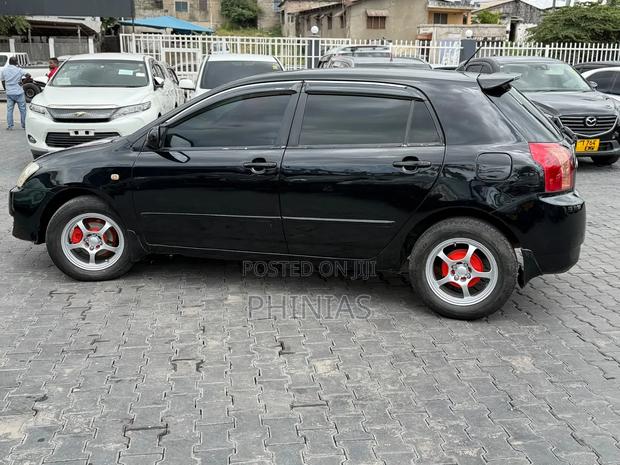 Toyota Corolla RunX 2005 Black