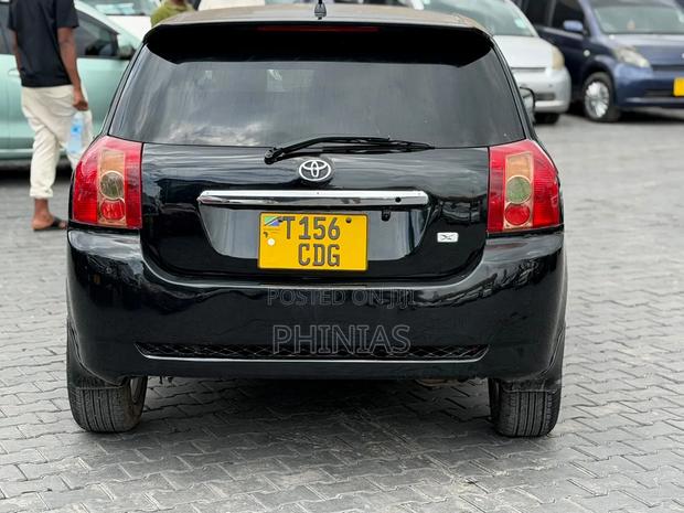 Toyota Corolla RunX 2005 Black