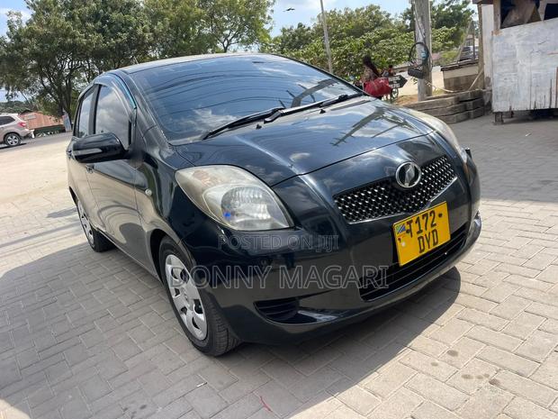 Toyota Vitz 2006 Black