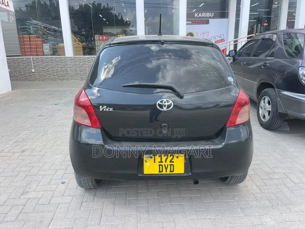 Toyota Vitz 2006 Black