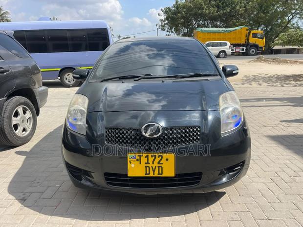 Toyota Vitz 2006 Black