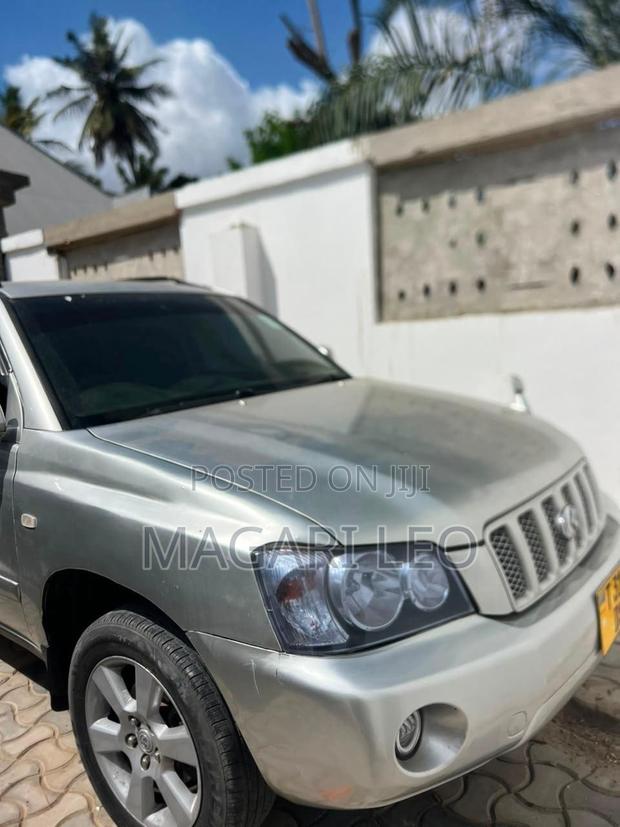 Toyota Kluger 2004 Silver