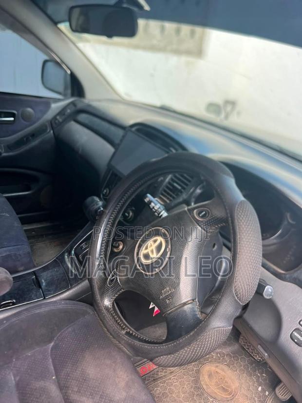 Toyota Kluger 2004 Silver