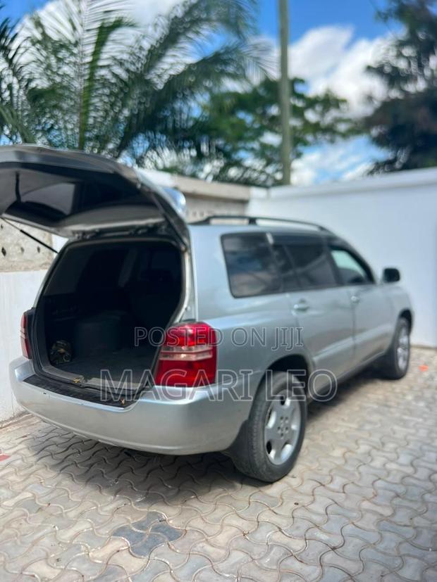 Toyota Kluger 2004 Silver