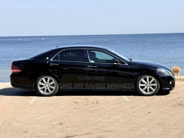 Toyota Crown 2009 Black