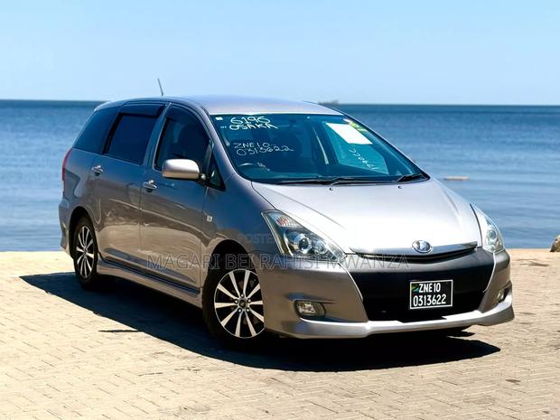 Toyota Wish 2006 Silver