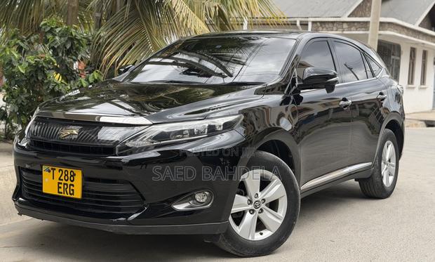 Toyota Harrier 2.0 2016 Black