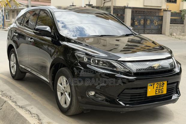 Toyota Harrier 2.0 2016 Black