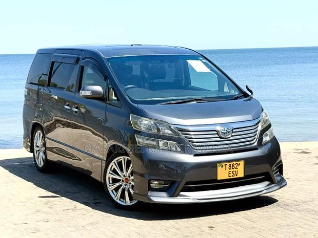 Toyota Vellfire 2010 Silver