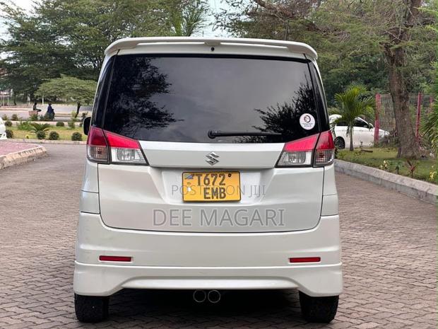Suzuki Solio 2010 White