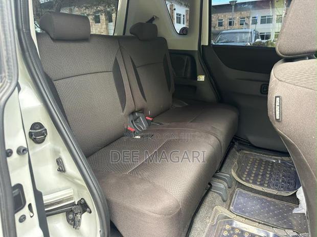 Suzuki Solio 2010 White