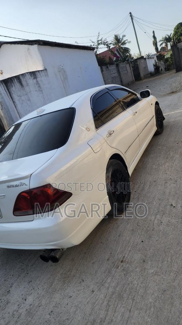 Toyota Crown 2006 Pearl