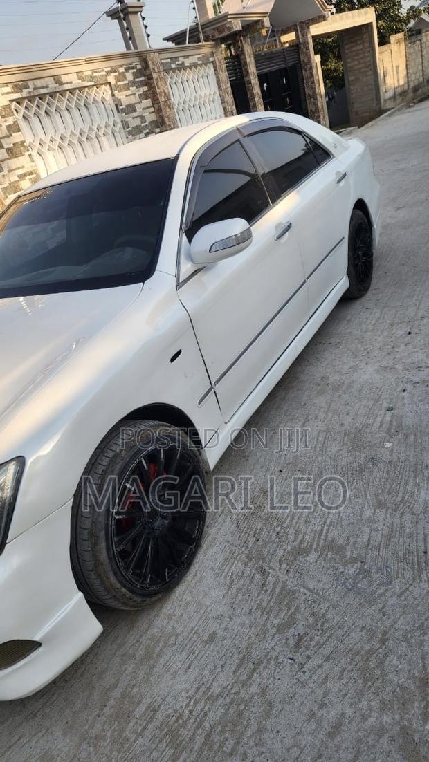 Toyota Crown 2006 Pearl