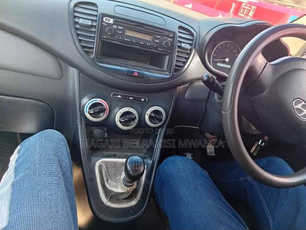 Hyundai Accent Automatic 2000 Beige