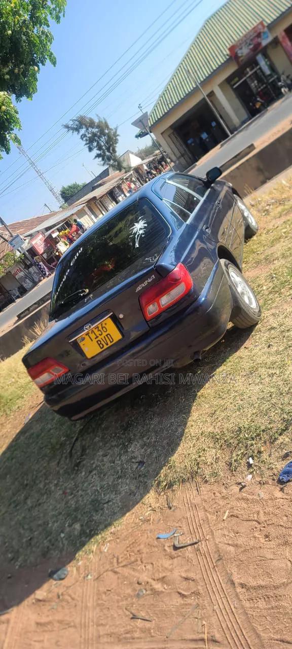 Toyota Carina 2000 Black