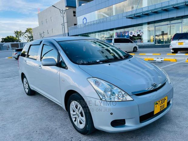 Toyota Wish 2003 Silver