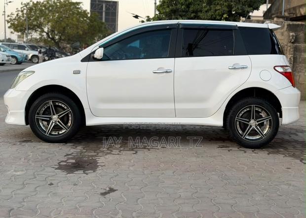 Toyota IST 2004 White