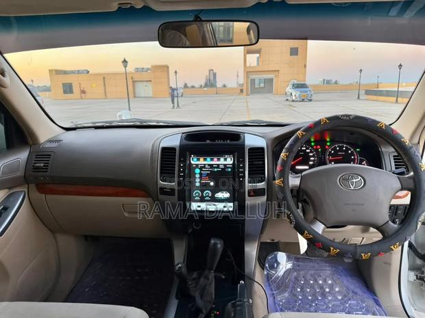 Toyota Land Cruiser Prado 2005 White