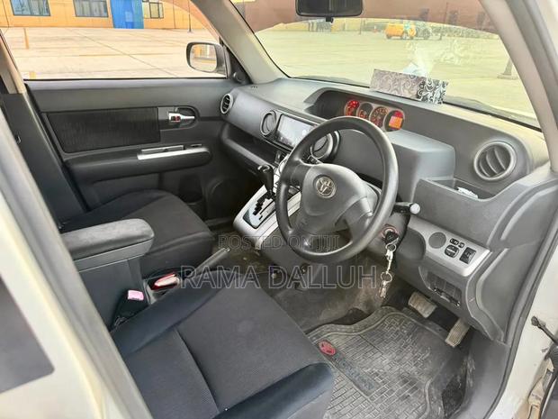 Toyota Corolla Rumion 2008 White