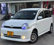 Toyota Sienta 2003 White for sale