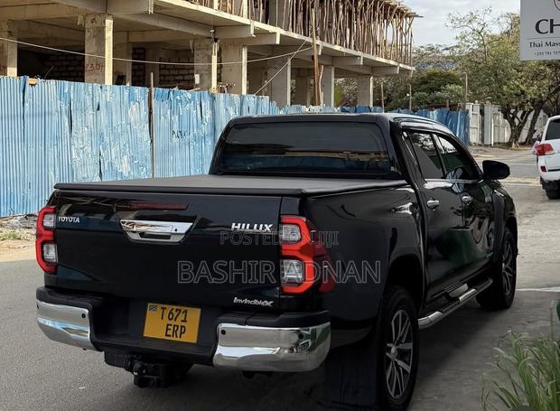 Toyota Hilux Revo Double Cab Deisel 2.8 AWD 2019 Black