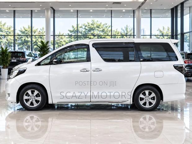 Toyota Alphard 2010 White